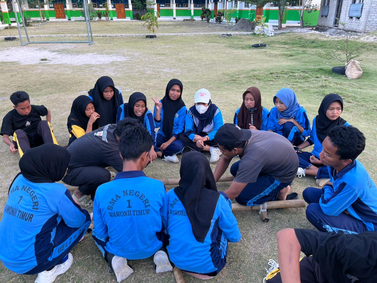 Latihan PMR: Menumbuhkan Karakter Peduli, Disiplin, dan Siap Menolong Sesama